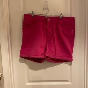 Women’s pink denim shorts 18 w